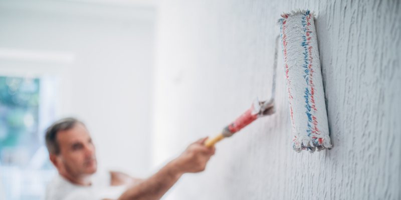 4 Reasons to Hire a Professional for Interior House Painting