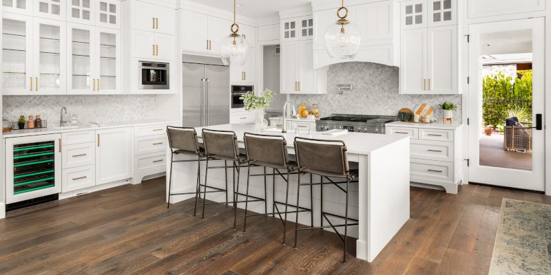Hardwood vs. Laminate Flooring: What Should You Choose?